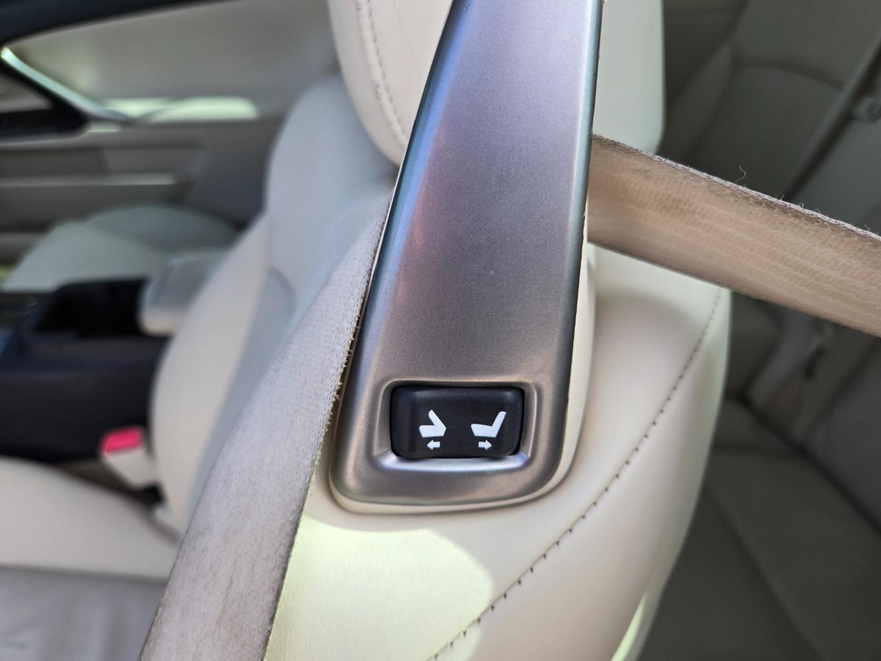 Lexus IS 250C 2dr Conv Auto 2010