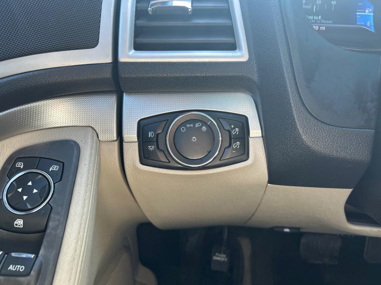 Ford Explorer 4WD 4dr XLT 2014