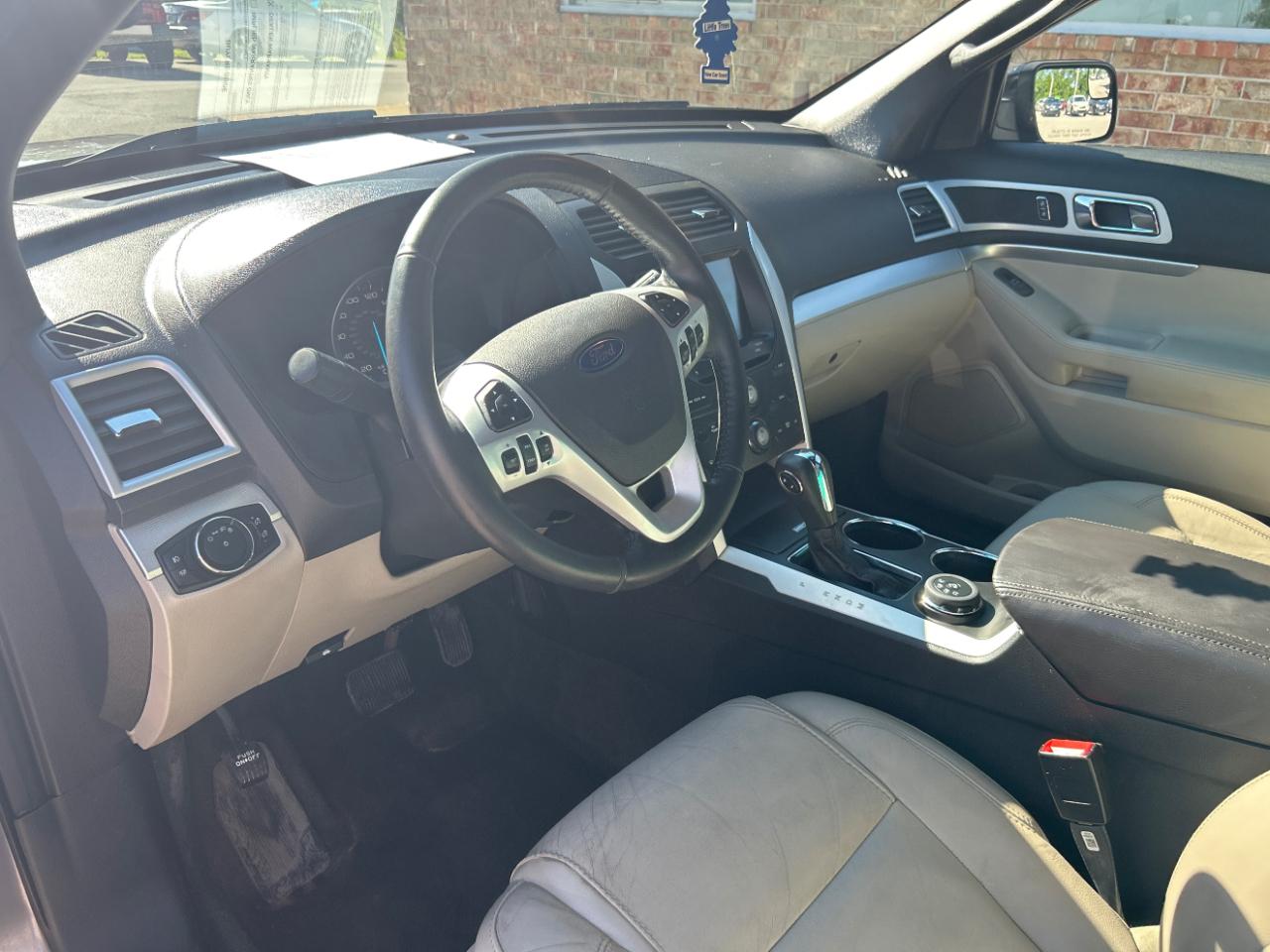 Ford Explorer 4WD 4dr XLT 2014