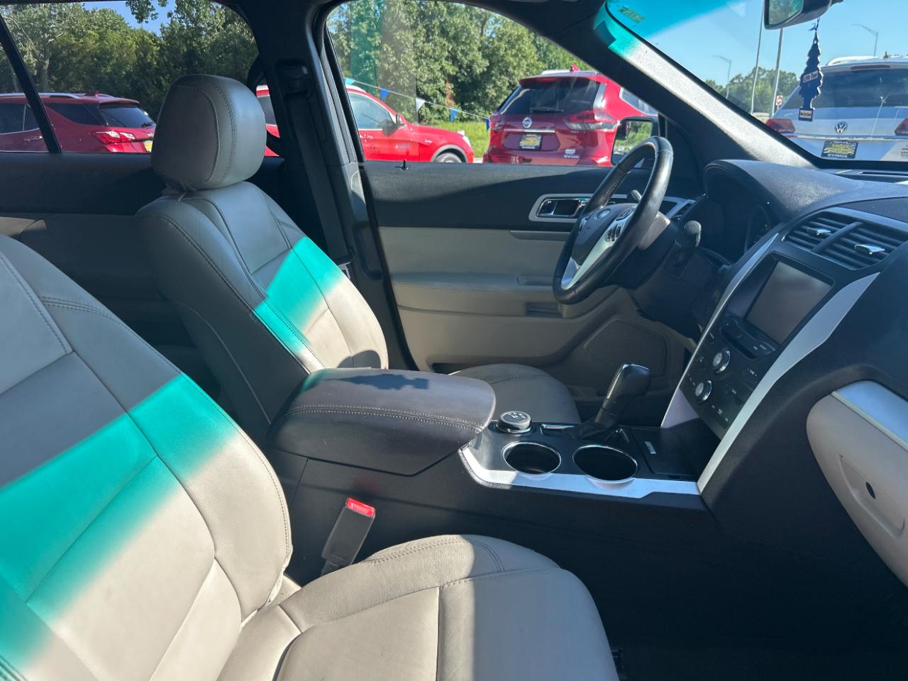 Ford Explorer 4WD 4dr XLT 2014