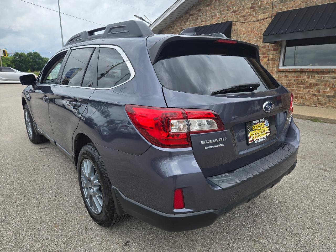 Subaru Outback 4dr Wgn 2.5i Premium 2016