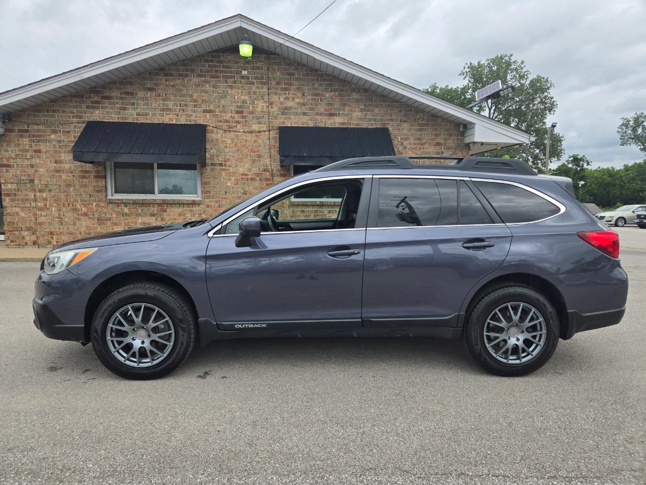 Subaru Outback 4dr Wgn 2.5i Premium 2016