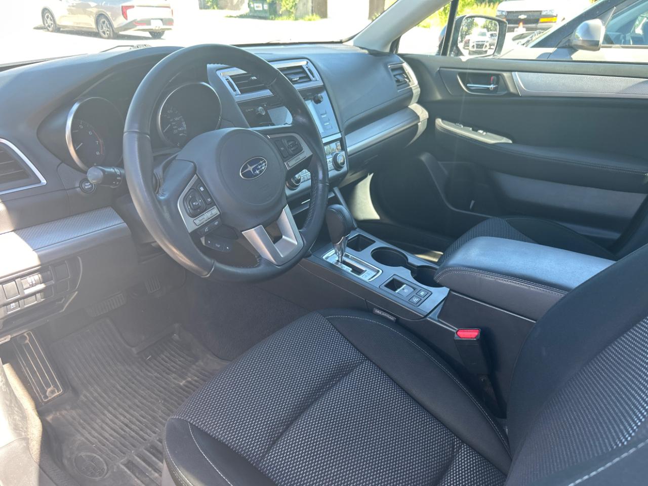 Subaru Outback 4dr Wgn 2.5i Premium 2016