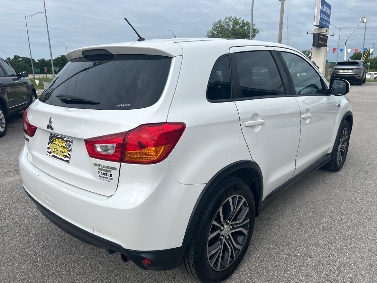 Mitsubishi Outlander Sport AWC 4dr CVT 2.0 ES 2016