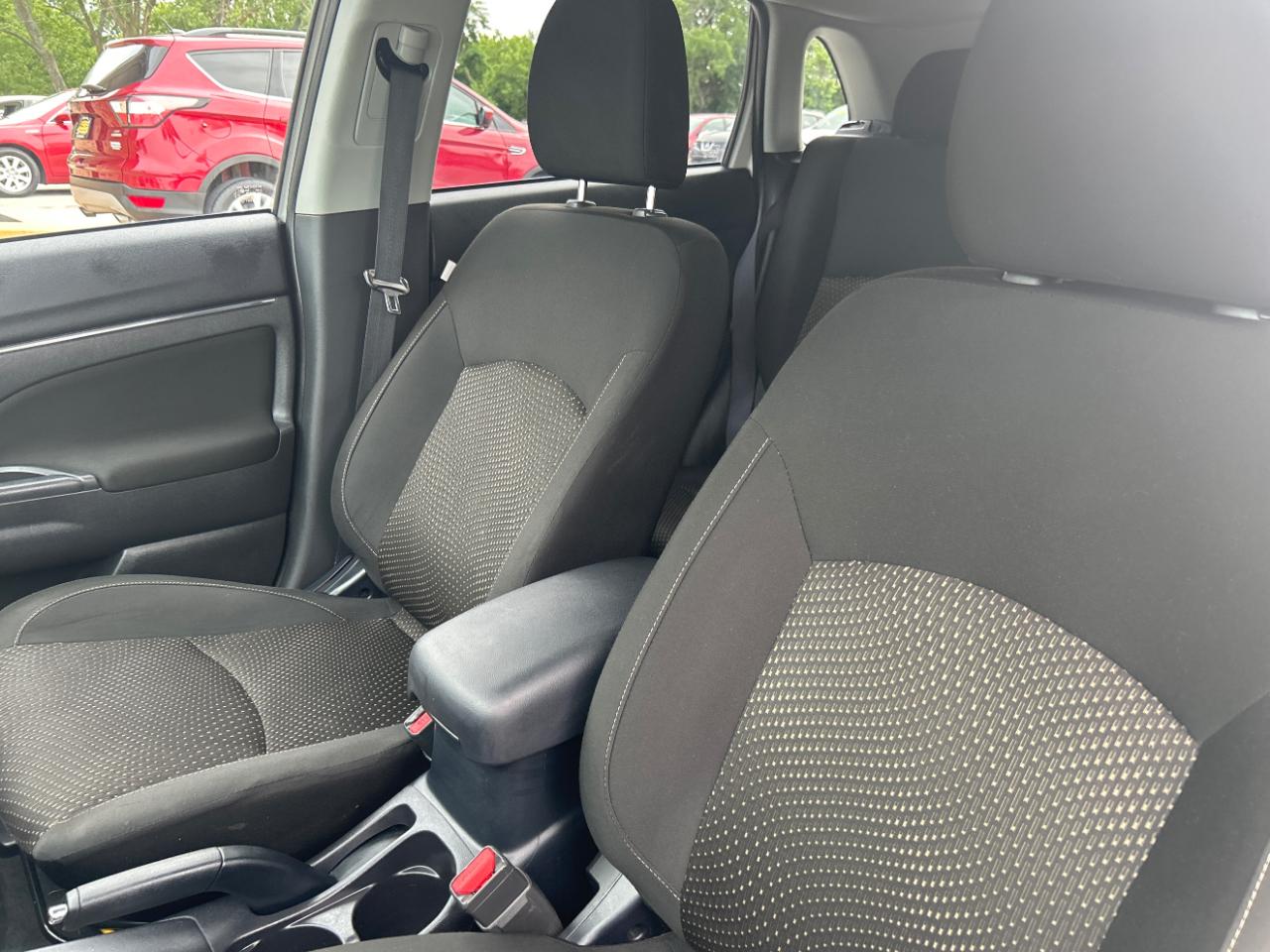 Mitsubishi Outlander Sport AWC 4dr CVT 2.0 ES 2016