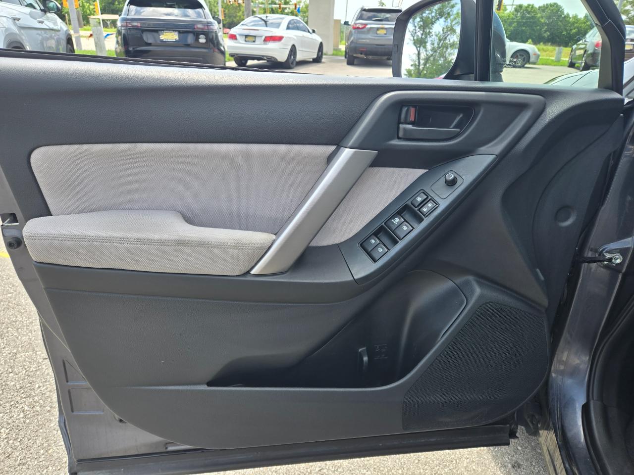 Subaru Forester 4dr CVT 2.5i Premium PZEV 2015