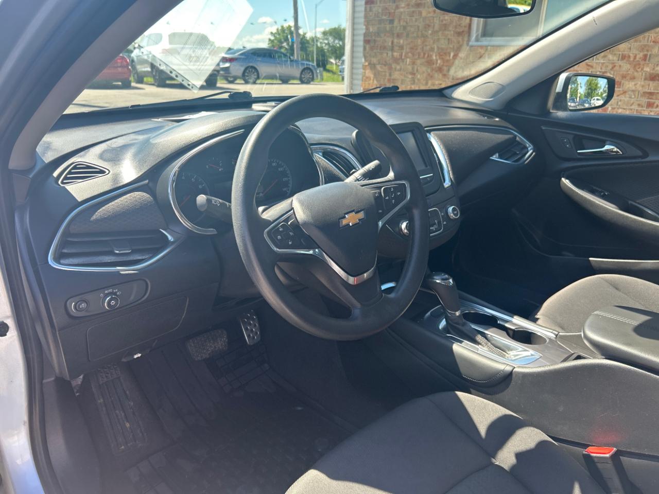 Chevrolet Malibu 4dr Sdn LT w/1LT 2017