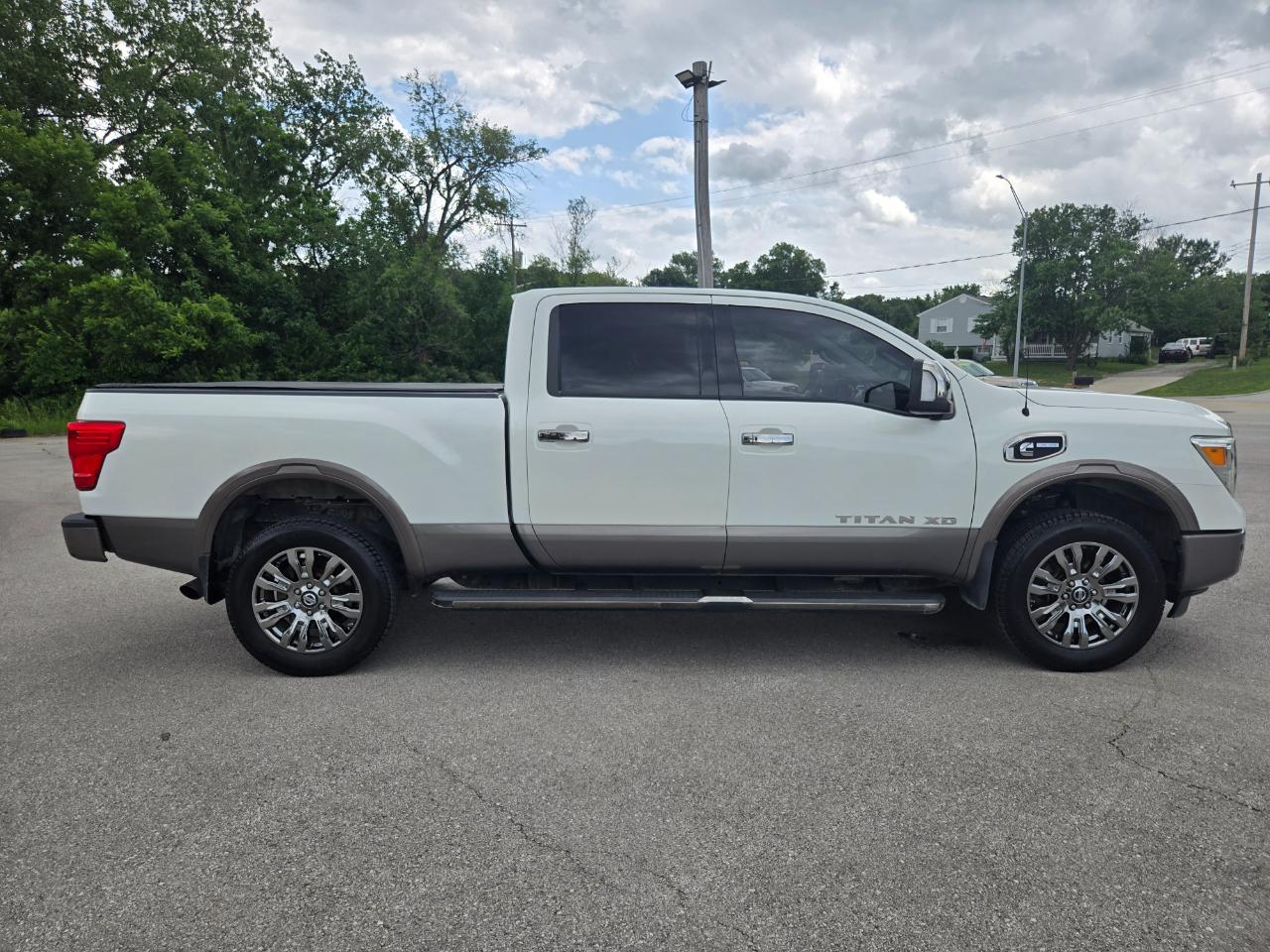 Nissan Titan XD 4x4 Diesel Crew Cab Platinum Reserve 2017