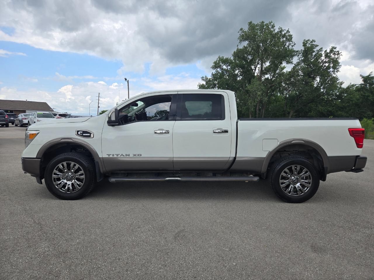 Nissan Titan XD 4x4 Diesel Crew Cab Platinum Reserve 2017