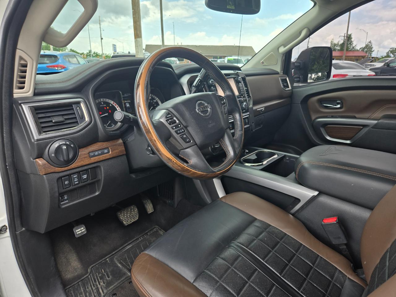 Nissan Titan XD 4x4 Diesel Crew Cab Platinum Reserve 2017