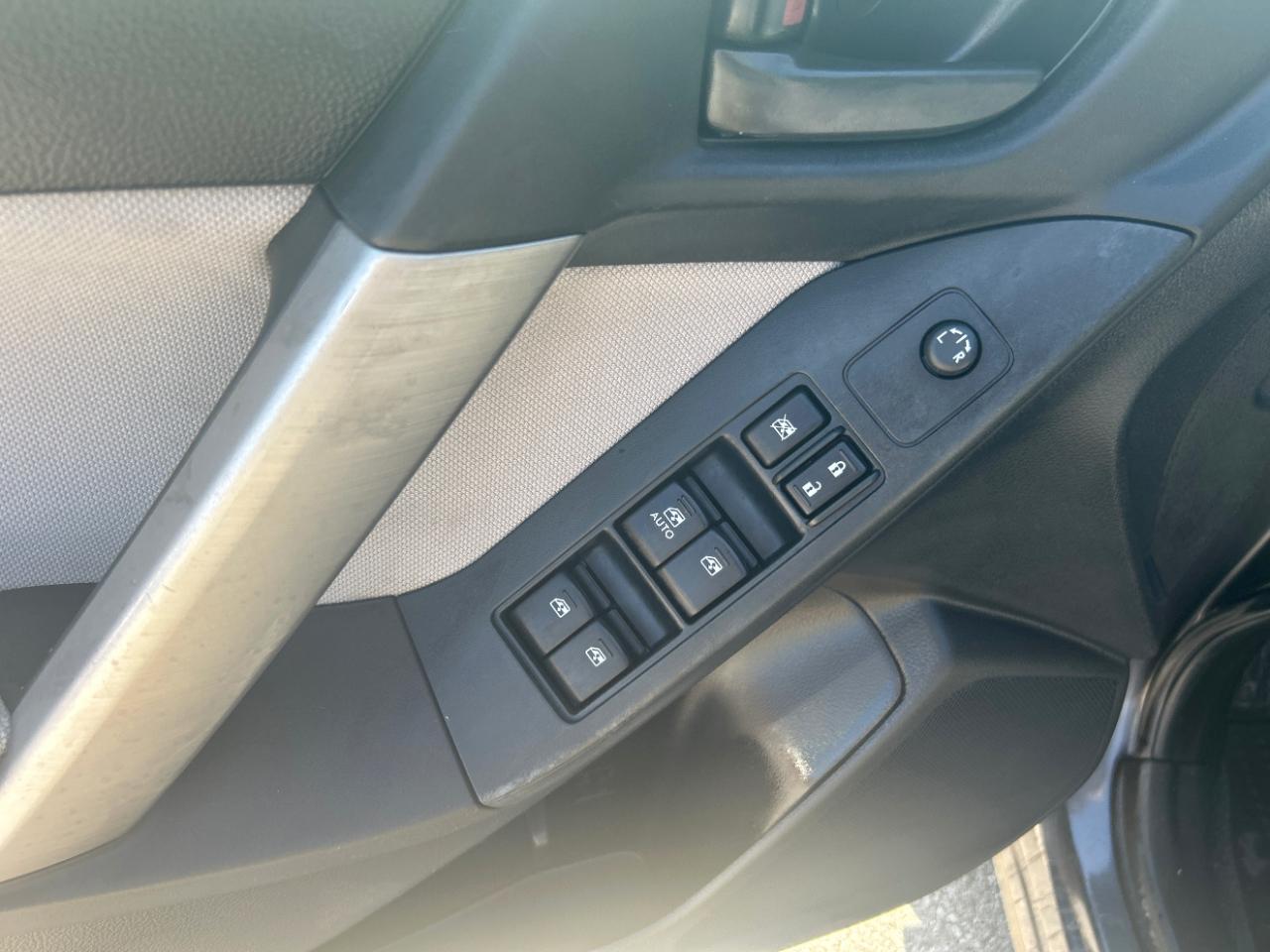 Subaru Forester 4dr CVT 2.5i PZEV 2015