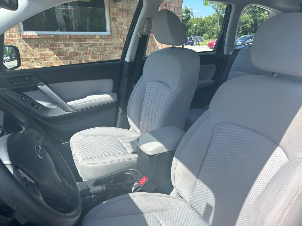 Subaru Forester 4dr CVT 2.5i PZEV 2015