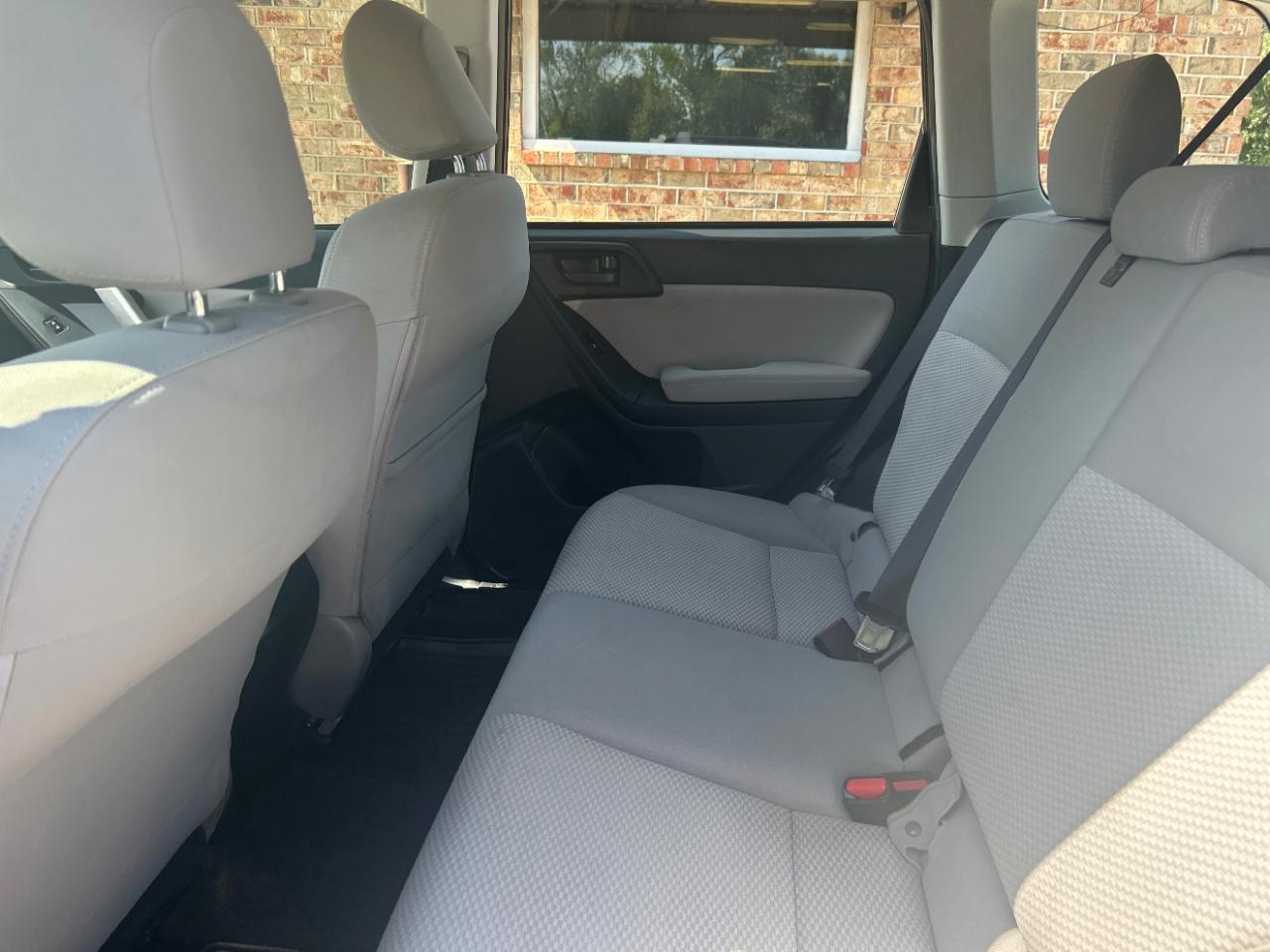 Subaru Forester 4dr CVT 2.5i PZEV 2015