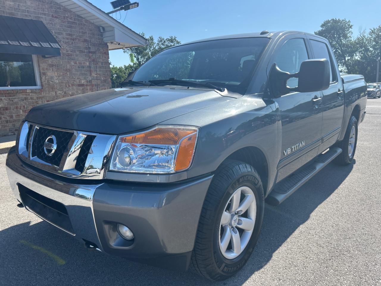 Nissan Titan 4WD Crew Cab SWB SV 2013