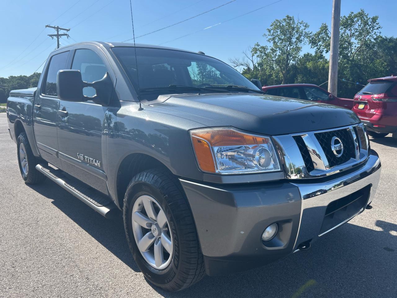 Nissan Titan 4WD Crew Cab SWB SV 2013