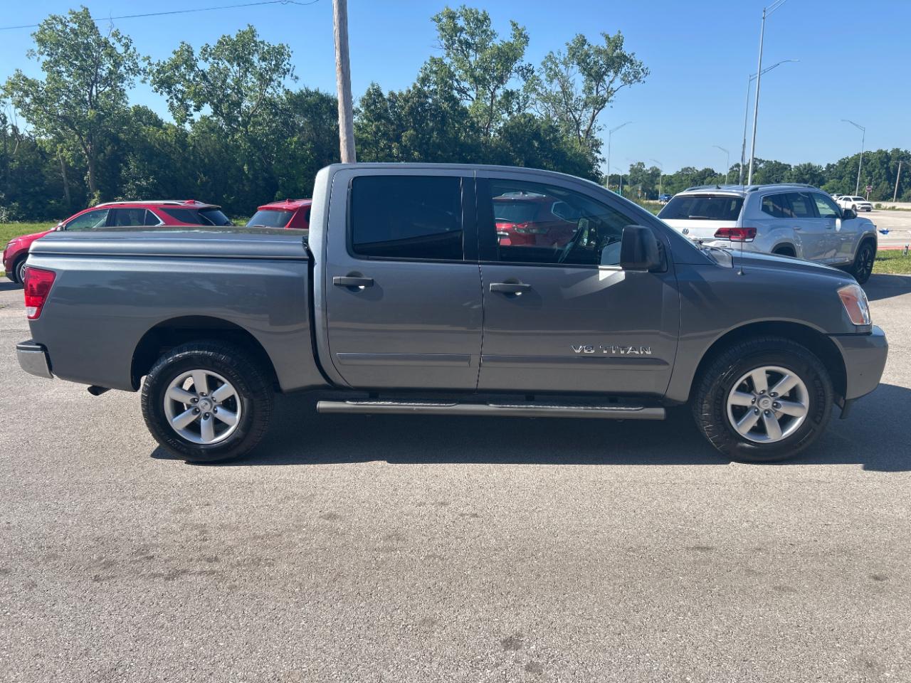 Nissan Titan 4WD Crew Cab SWB SV 2013