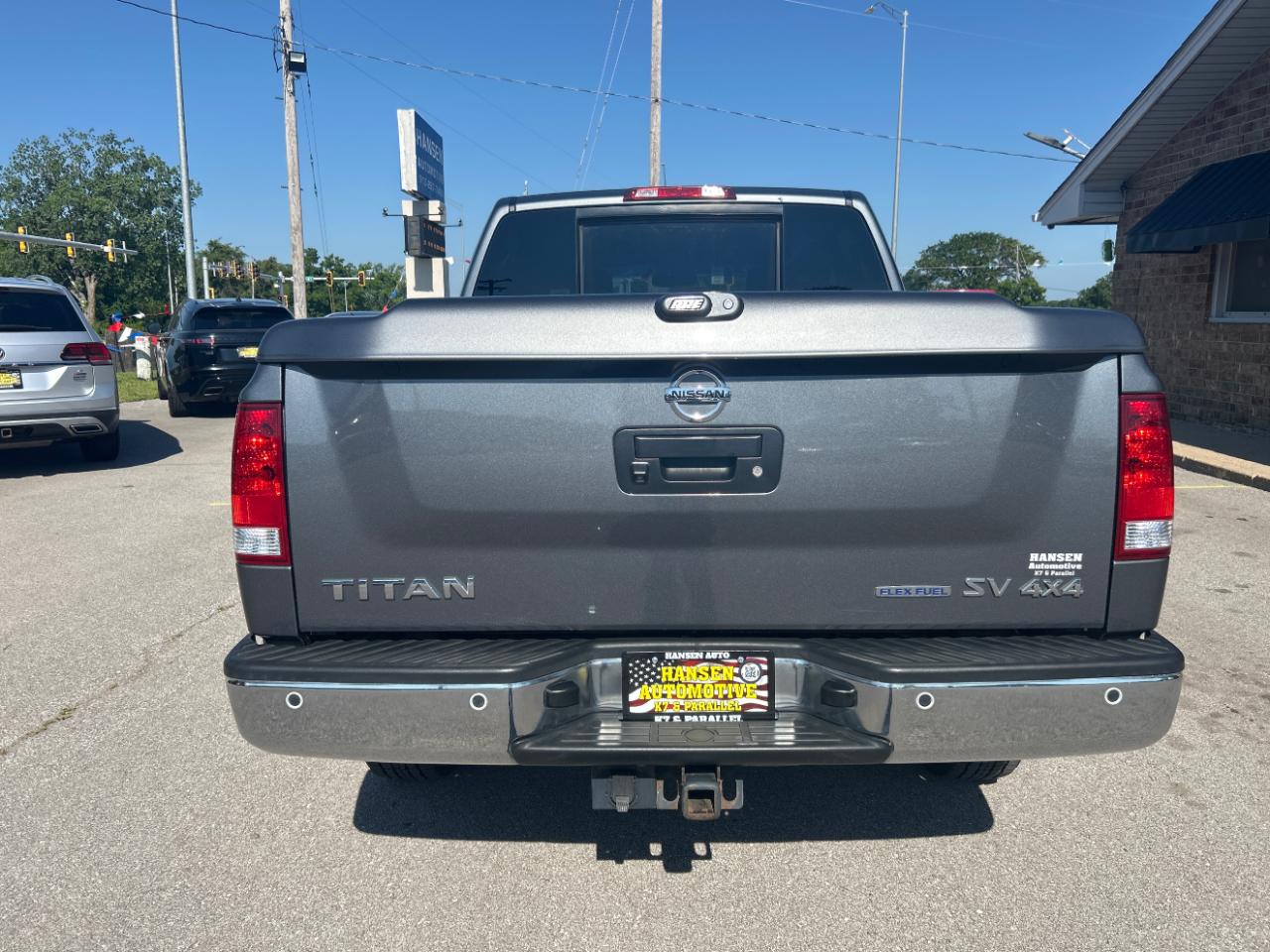 Nissan Titan 4WD Crew Cab SWB SV 2013