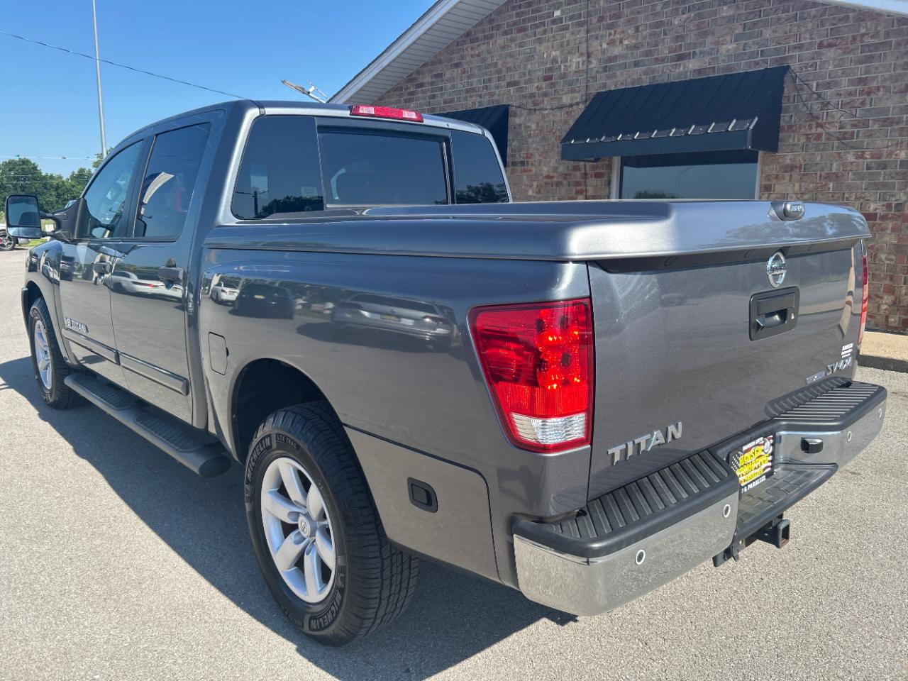 Nissan Titan 4WD Crew Cab SWB SV 2013