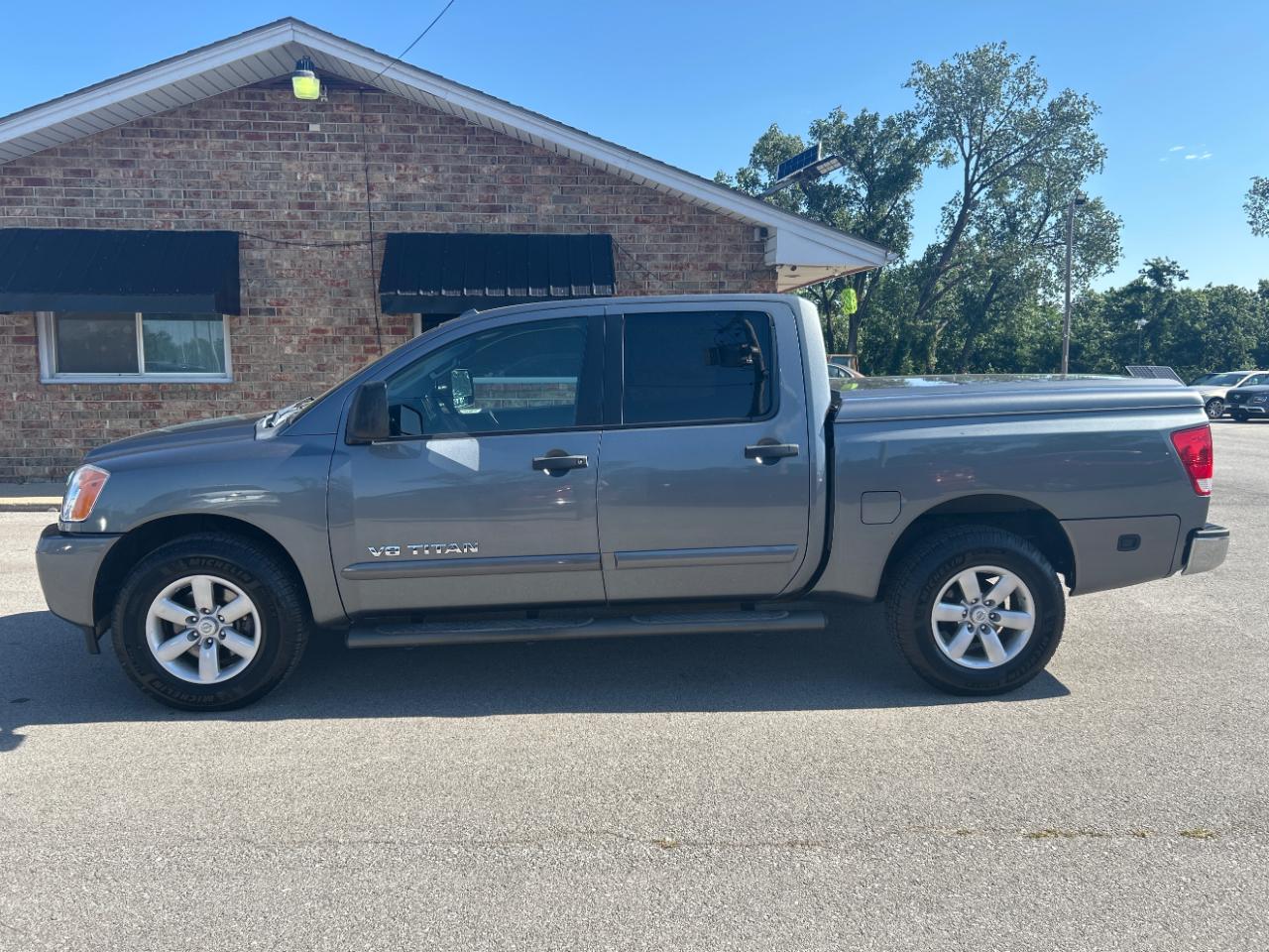 Nissan Titan 4WD Crew Cab SWB SV 2013