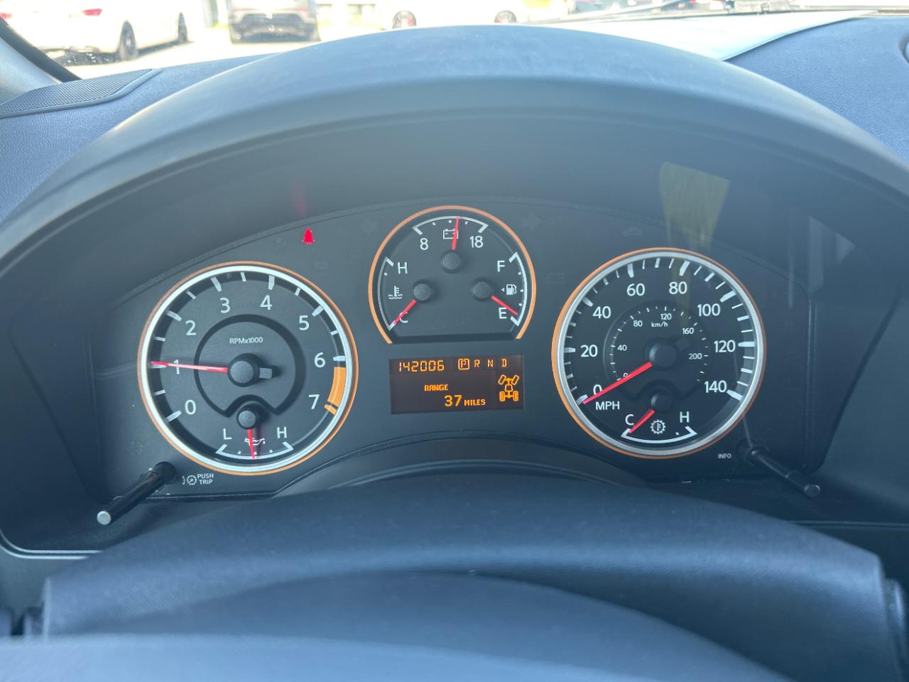 Nissan Titan 4WD Crew Cab SWB SV 2013