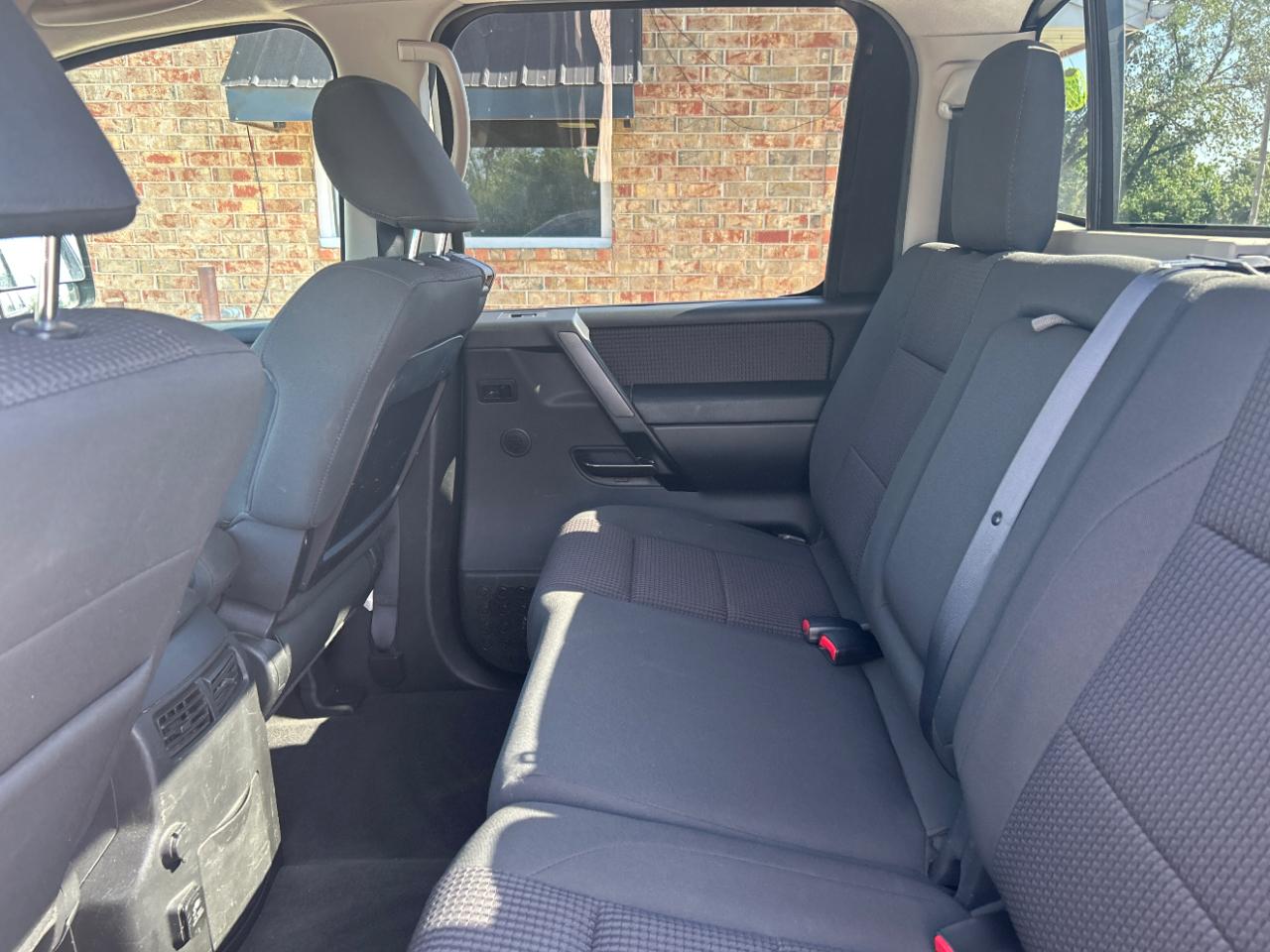 Nissan Titan 4WD Crew Cab SWB SV 2013