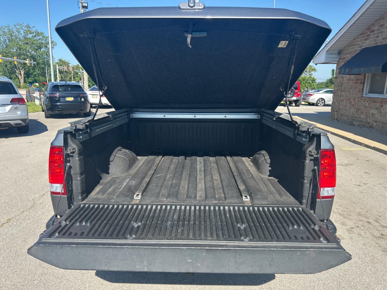 Nissan Titan 4WD Crew Cab SWB SV 2013