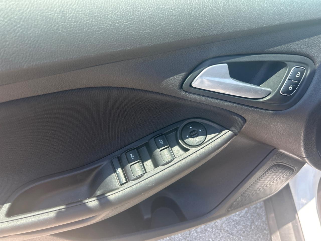 Ford Focus SE Sedan 2018