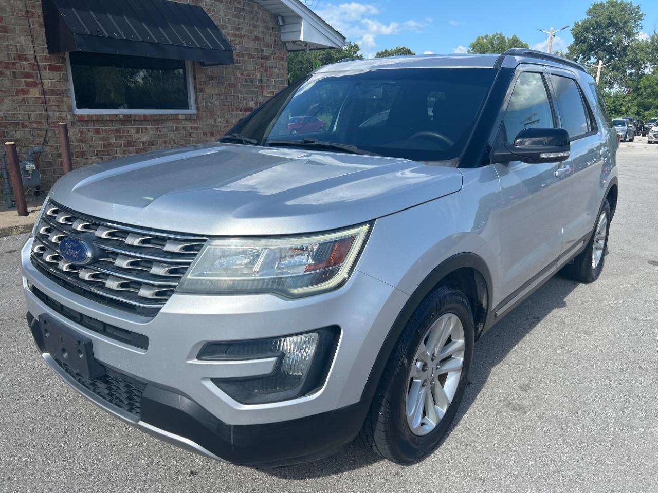 Ford Explorer FWD 4dr XLT 2016