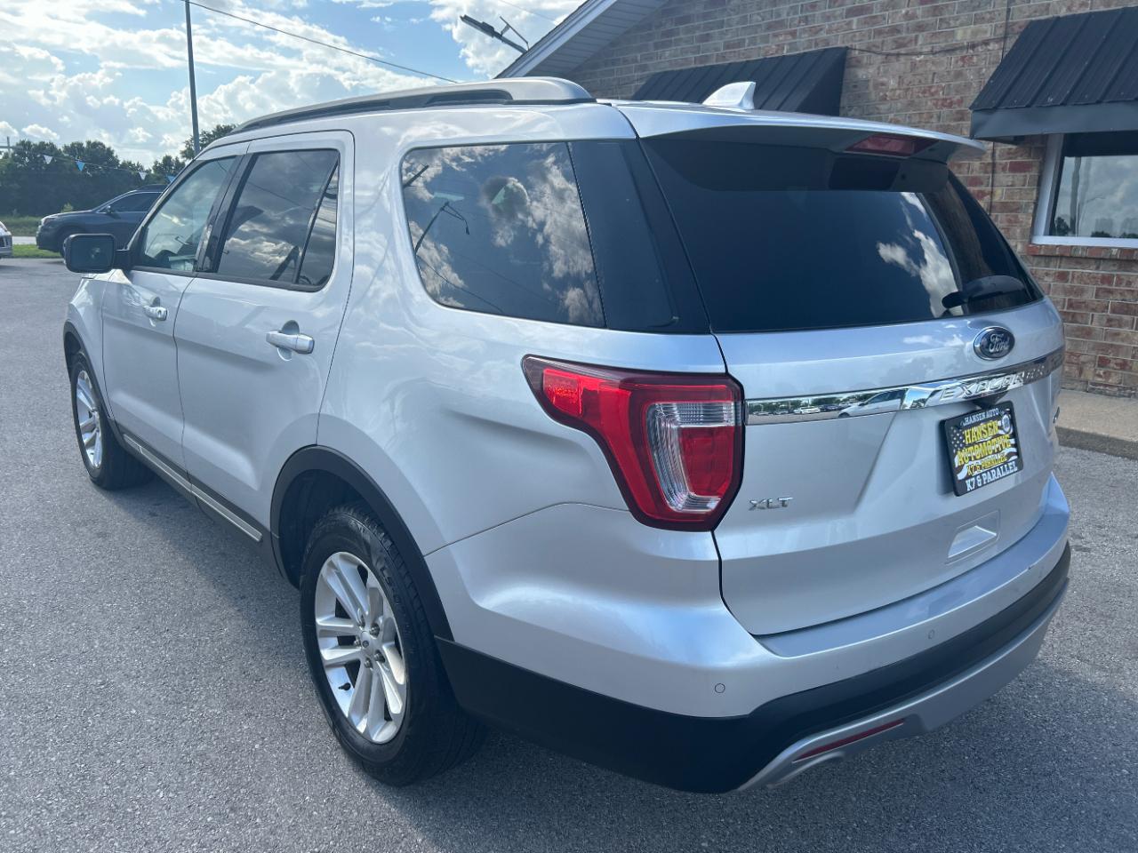 Ford Explorer FWD 4dr XLT 2016