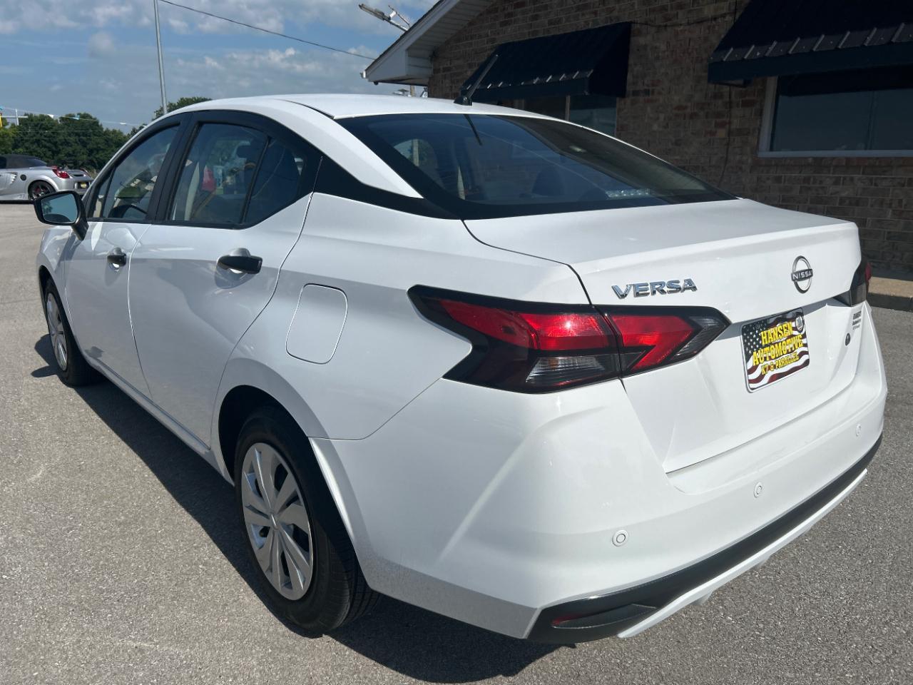 Nissan Versa S CVT 2024
