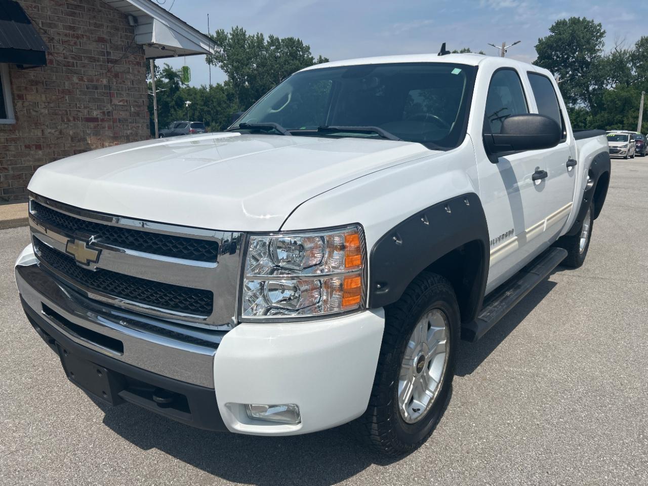 2011 Chevrolet Silverado 1500 4WD Crew Cab 143.5" LT