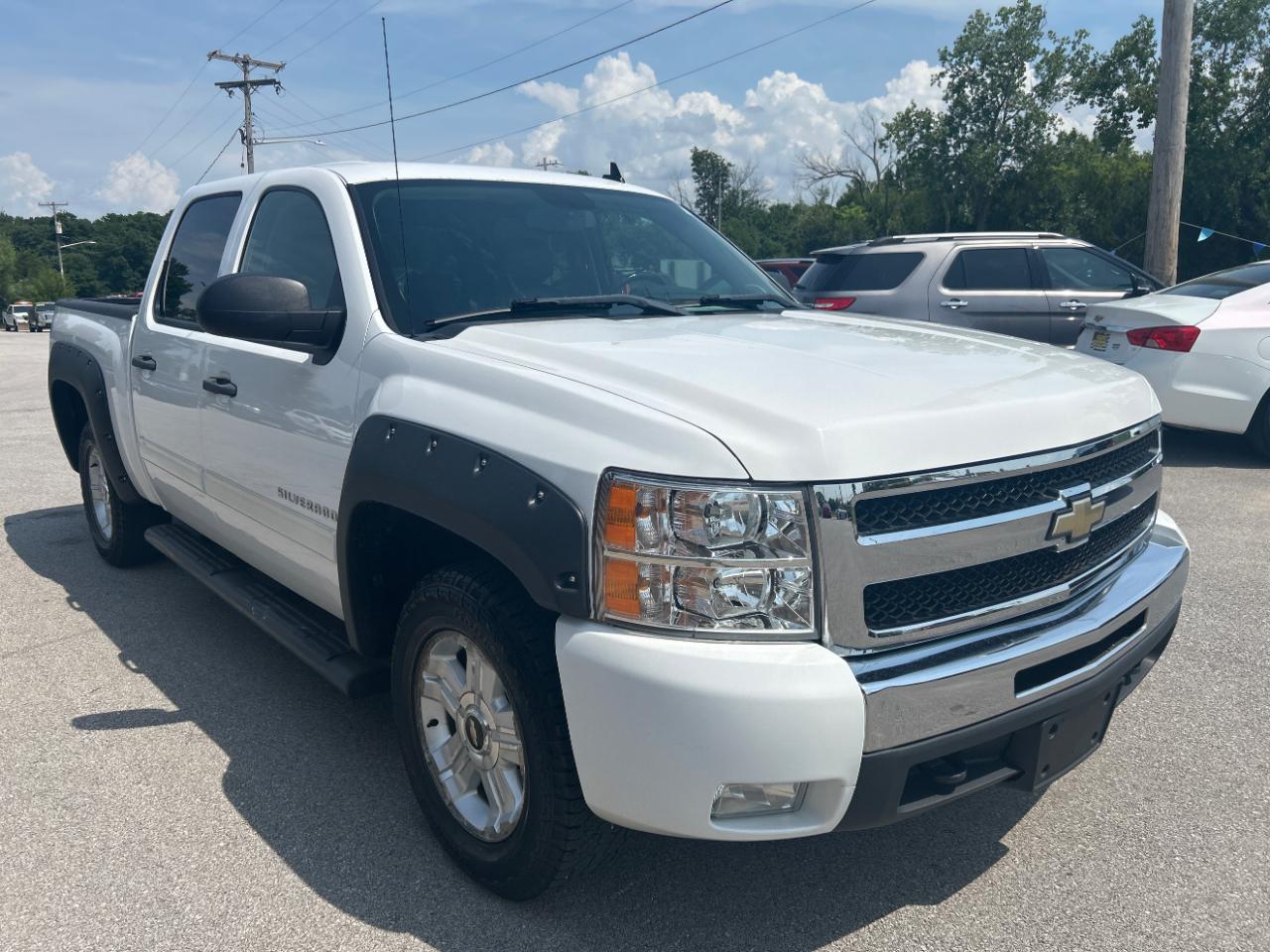 Chevrolet Silverado 1500 4WD Crew Cab 143.5" LT 2011