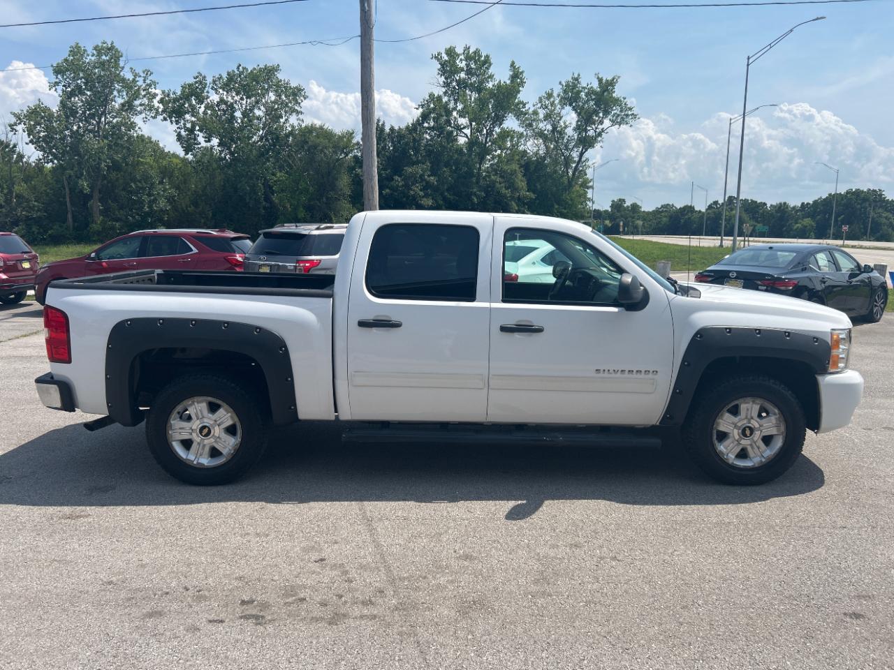 Chevrolet Silverado 1500 4WD Crew Cab 143.5" LT 2011
