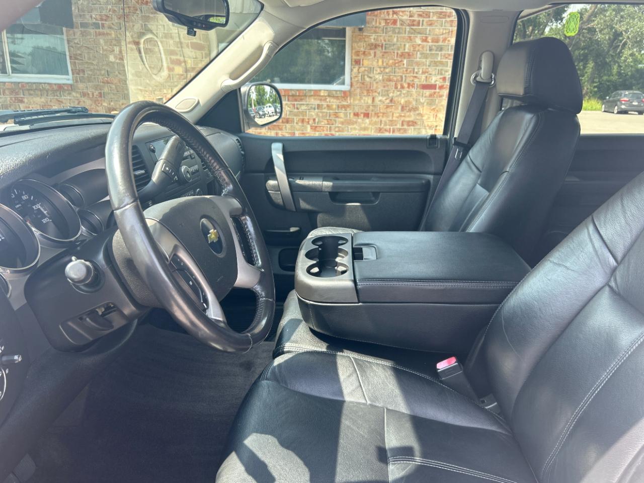 Chevrolet Silverado 1500 4WD Crew Cab 143.5" LT 2011