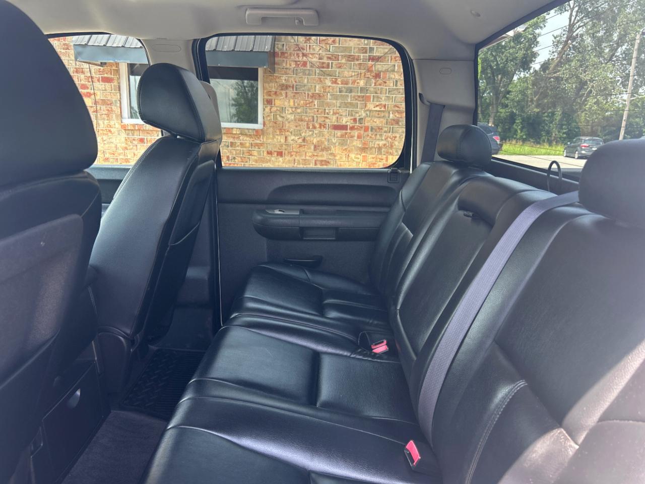 Chevrolet Silverado 1500 4WD Crew Cab 143.5" LT 2011