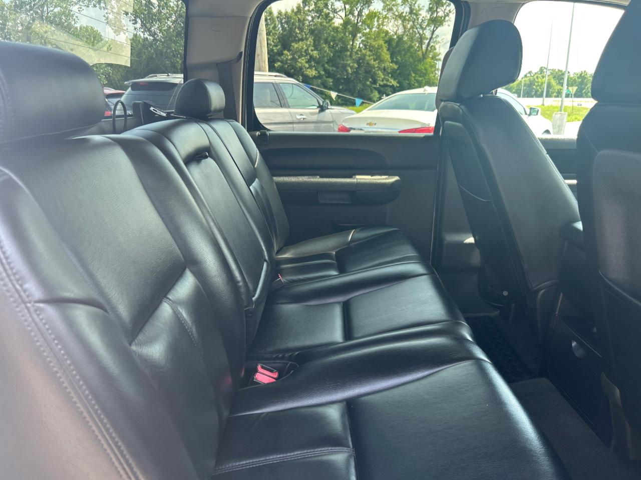 Chevrolet Silverado 1500 4WD Crew Cab 143.5" LT 2011