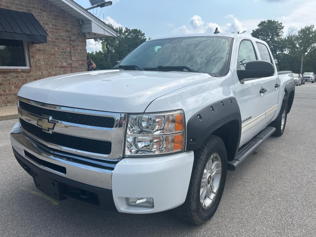  2011 Chevrolet Silverado 1500 LT Crew Cab 4WD   