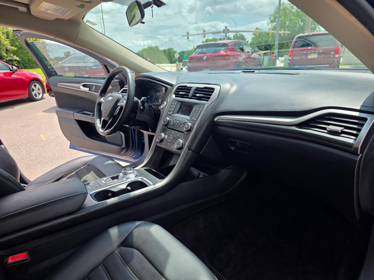 Ford Fusion SE FWD 2017