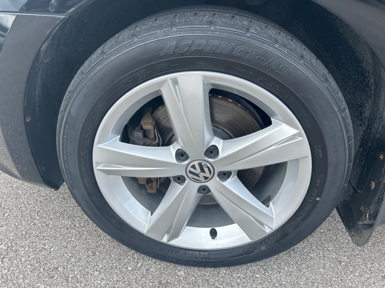 Volkswagen Passat 4dr Sdn 1.8T Auto S 2015