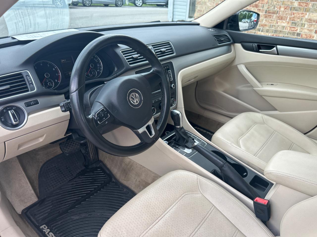Volkswagen Passat 4dr Sdn 1.8T Auto S 2015