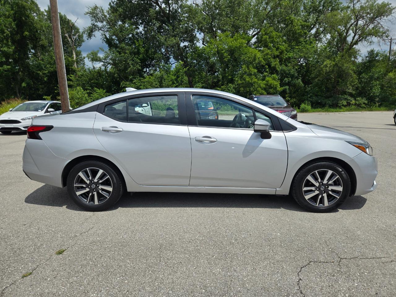 Nissan Versa SV CVT 2021