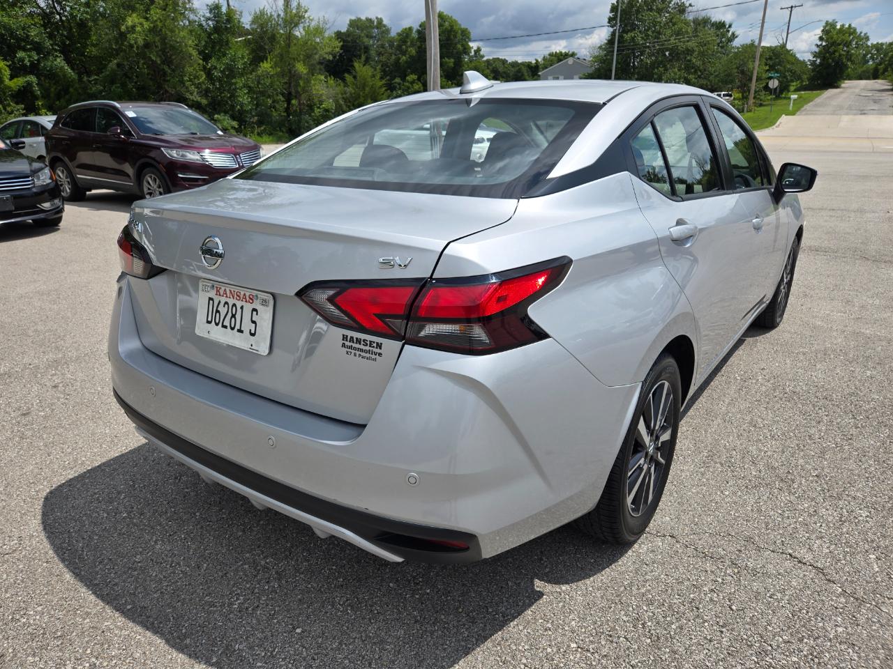 Nissan Versa SV CVT 2021