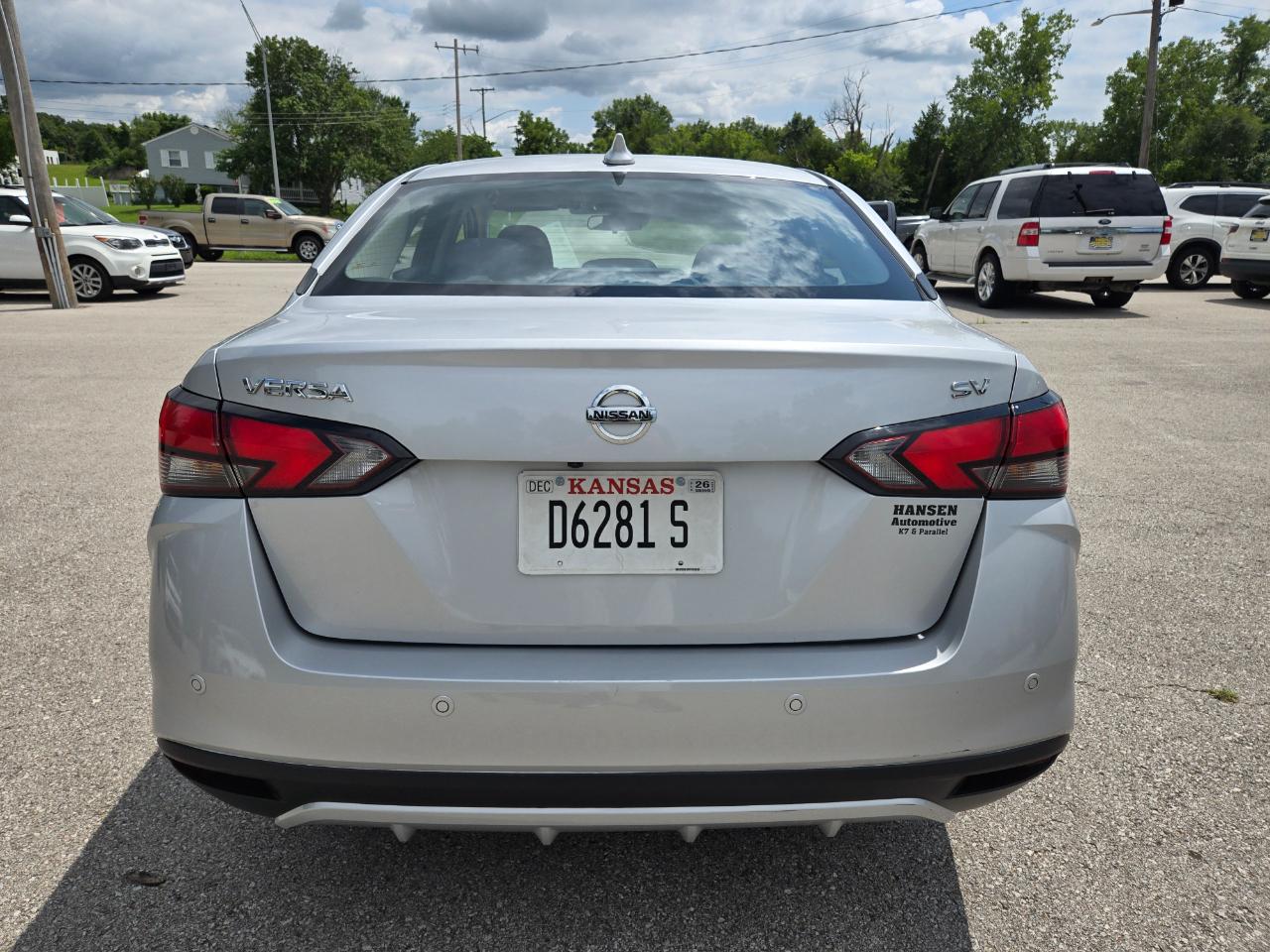 Nissan Versa SV CVT 2021
