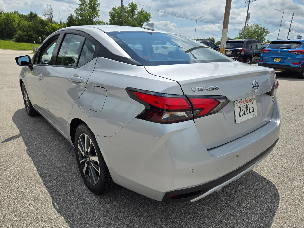Nissan Versa SV CVT 2021
