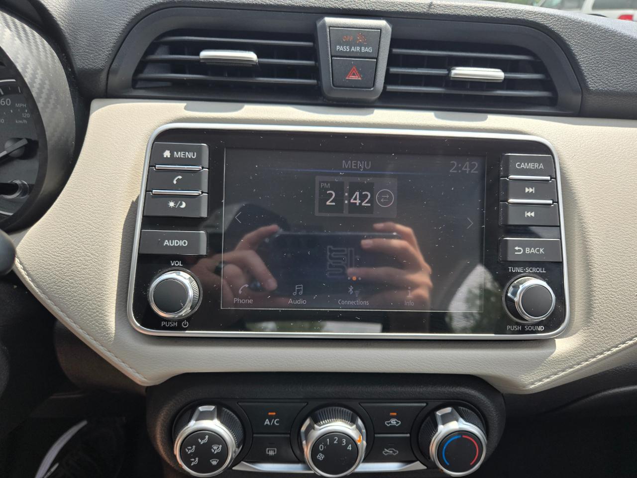 Nissan Versa SV CVT 2021