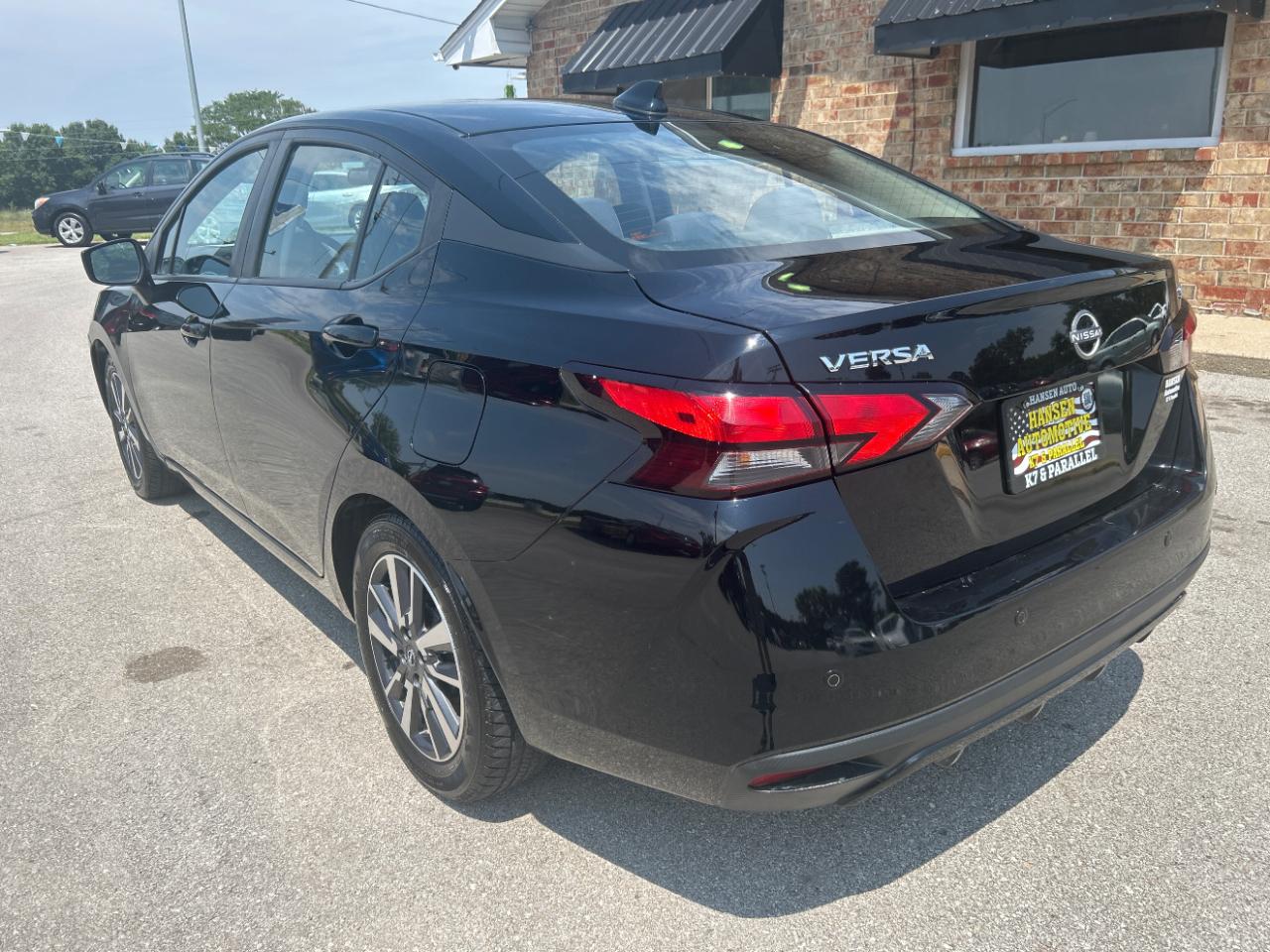 Nissan Versa SV CVT 2023