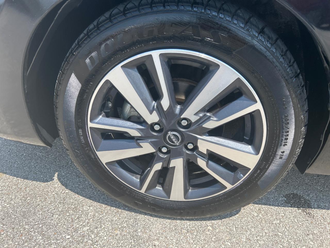 Nissan Versa SV CVT 2023
