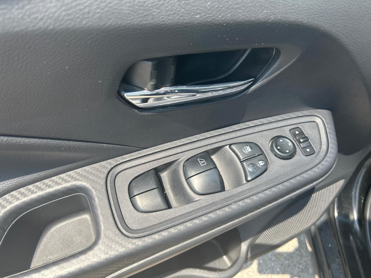 Nissan Versa SV CVT 2023
