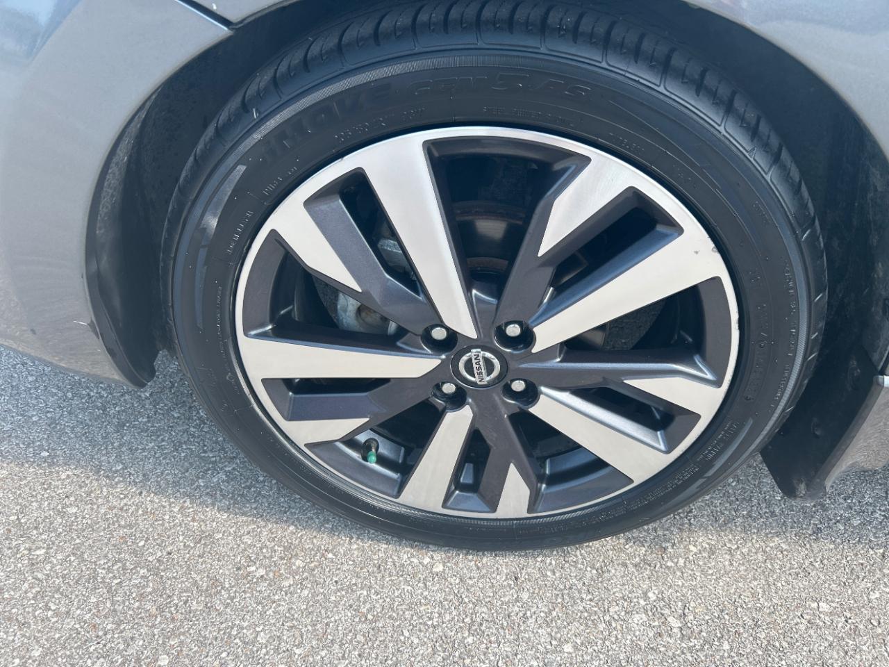 Nissan Versa SR CVT 2020