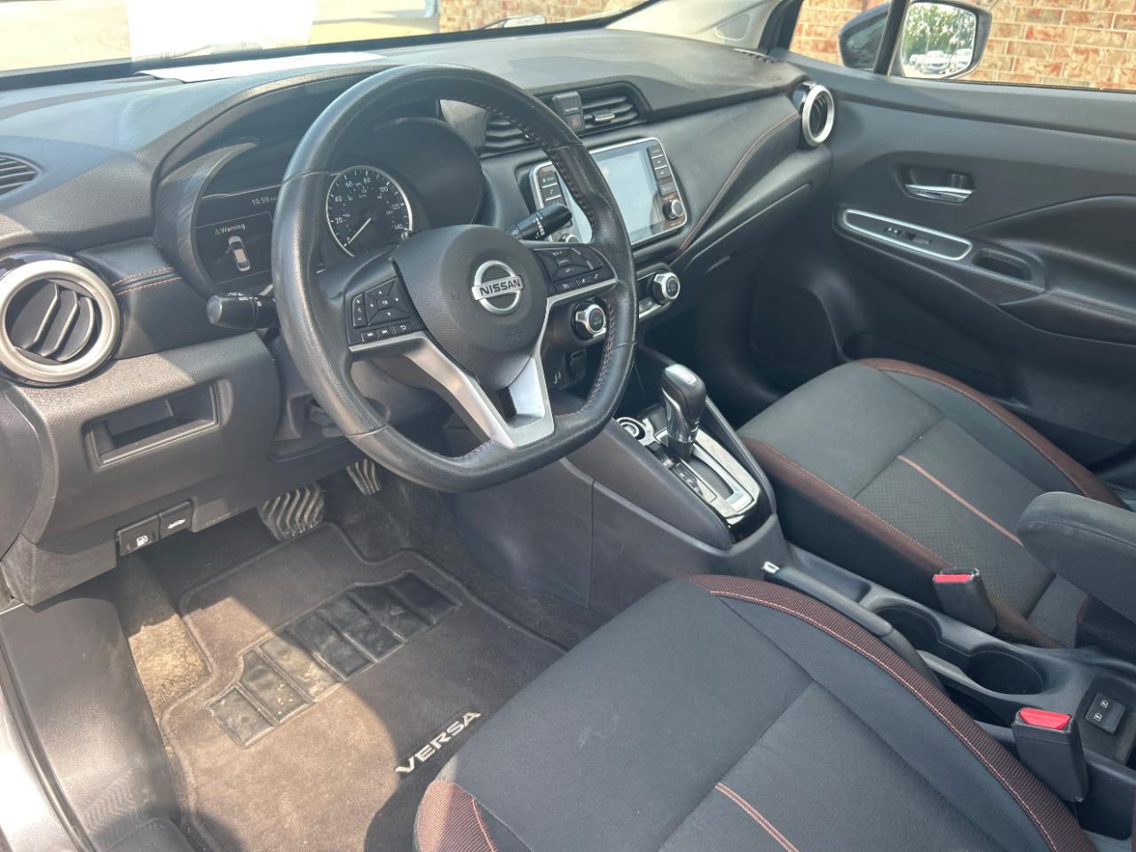 Nissan Versa SR CVT 2020